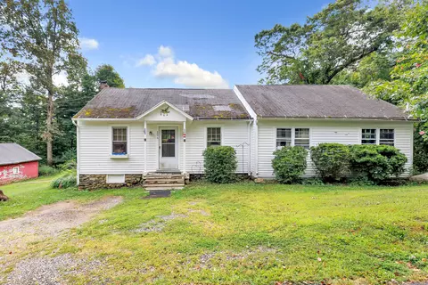 206 Cook Ln, Beacon Falls, CT 06403