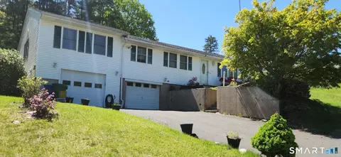 21 Brookview Ave, Wallingford, CT 06492