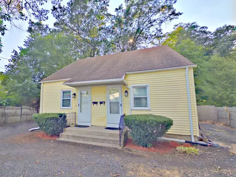 8 Howard Ct, East Hartford, CT 06108