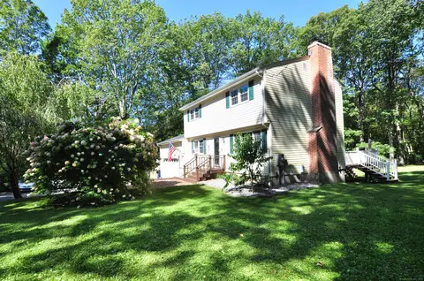 58 Town Line Rd, New Hartford, CT 06057