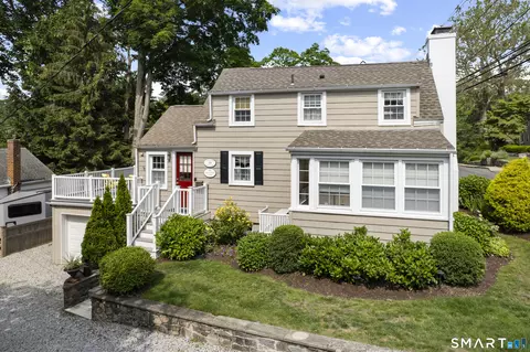 39 Prospect St, Essex, CT 06426