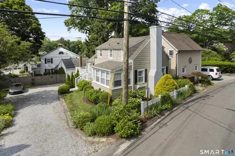 39 Prospect St, Essex, CT 06426