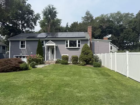 6 Plumley Cir, Norwalk, CT 06851