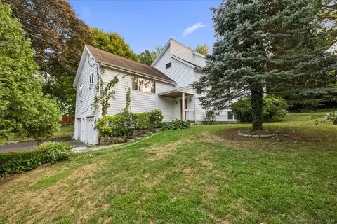 18 Jenny Jenks Rd, Norwalk, CT 06851