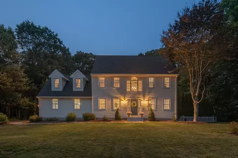 95 Old Kent Rd N, Tolland, CT 06084