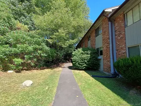 192 Kaynor Dr #K, Waterbury, CT 06708