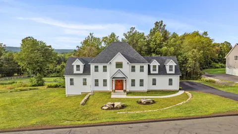 20 Stone House Ln, Burlington, CT 06013