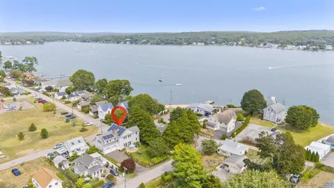 37 South St, Niantic, CT 06357