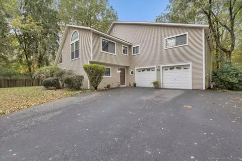 14 Farmwood Dr, Prospect, CT 06712