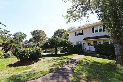 245 Unquowa Rd #64, Fairfield, CT 06824
