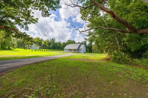 124 Orchard Hill Rd, Pomfret, CT 06259