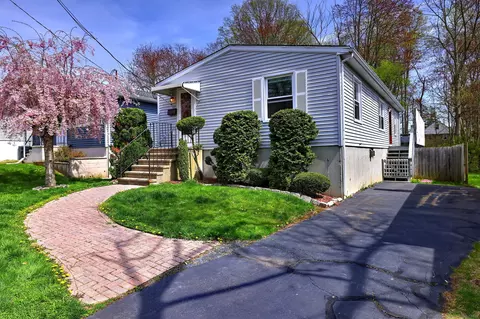 137 Harding Ave, West Haven, CT 06516