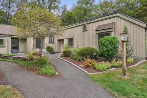 968 Heritage Vlg #D, Southbury, CT 06488