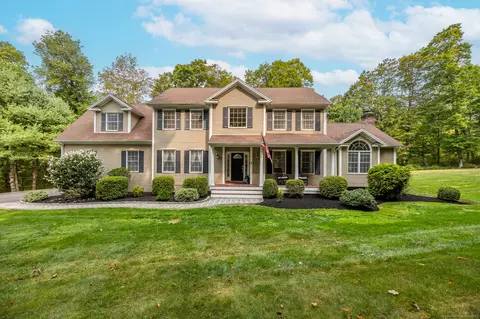 4 Christopher Ct, Oxford, CT 06478