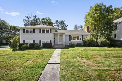 53 Whitehill Dr, West Hartford, CT 06117