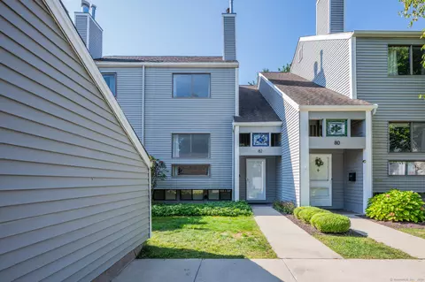 82 Crossroads Ln #82, Glastonbury, CT 06033