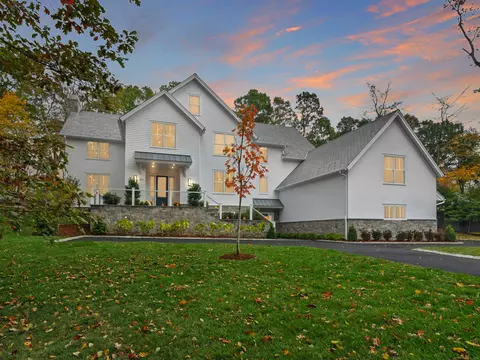 10 Stony Brook Rd, Darien, CT 06820