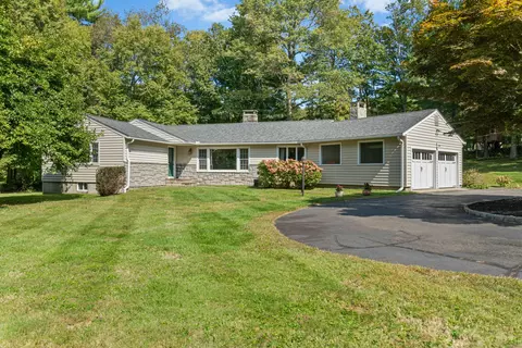 33 Hickory Ln, Ridgefield, CT 06877