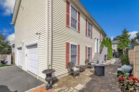 56 Woodlawn Ave, Bridgeport, CT 06606