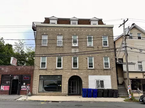 82 Water St, Torrington, CT 06790
