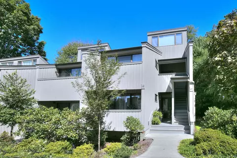 67 Whitney Gln #67, Westport, CT 06880