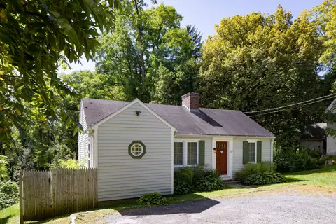 50 Millerton Rd, Lakeville, CT 06039