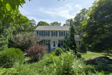 8 Silver Birch Ln, Clinton, CT 06413