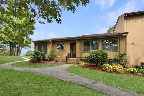 3 Pilgrim Hbr #A, Wallingford, CT 06492