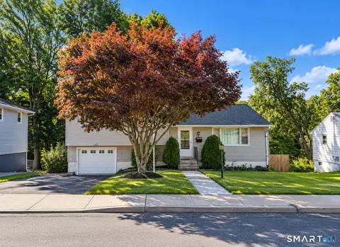 264 Pearl Lake Rd, Waterbury, CT 06706