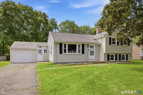 Exterior - 15 Lin Sal St, Windsor Locks, CT 06096 photo 2 of 10
