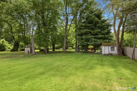 Exterior - 15 Lin Sal St, Windsor Locks, CT 06096 photo 9 of 10