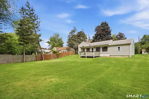 Exterior - 15 Lin Sal St, Windsor Locks, CT 06096 photo 7 of 10