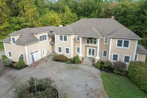 23 Hunters Way, Hamden, CT 06514