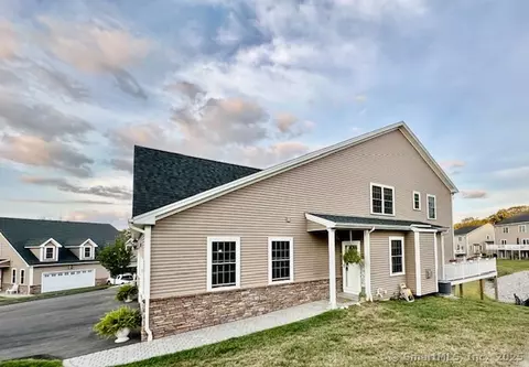 51 Brookview Cir #51, Bristol, CT 06010