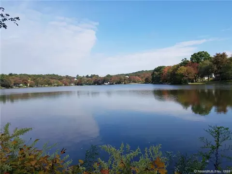 22 Overlook Ter, Plymouth, CT 06786