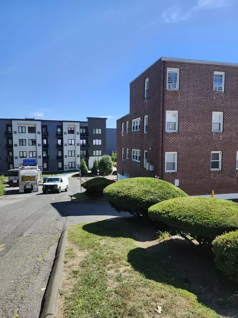 324 Strawberry Hill Ave #B208, Norwalk, CT 06851