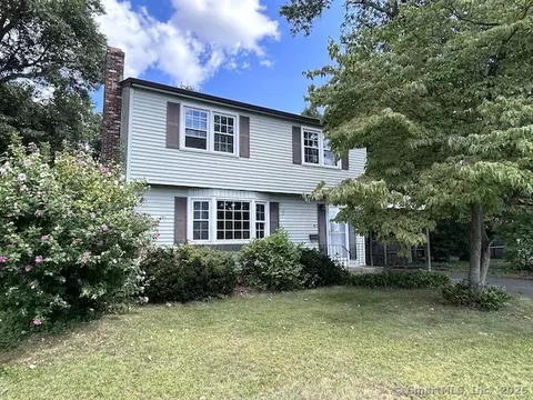 47 Crestwood Dr, Manchester, CT 06040