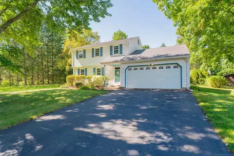 6 Holcomb Hill Rd, Windsor, CT 06095