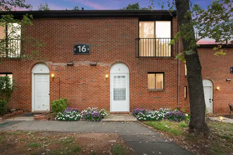 500 Darling St #16 D, Southington, CT 06489