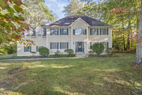 19 Esther Ln, Colchester, CT 06415