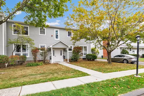 97 Carriage Path S #97, Milford, CT 06460