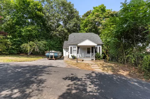 25 Gilbert St, Shelton, CT 06484