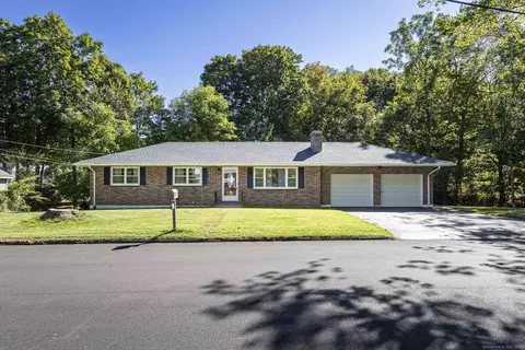 180 Wayne Ln, Meriden, CT 06450