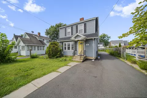 83 Newington Rd, West Hartford, CT 06110