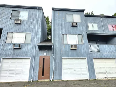 88 Wakelee Rd #10, Waterbury, CT 06705