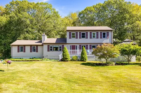 39 Putting Green Ln, Prospect, CT 06712