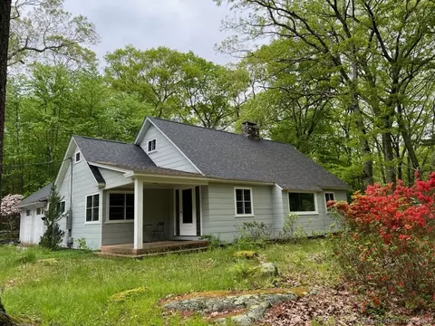 10 Hillside Cir, Mansfield, CT 06268