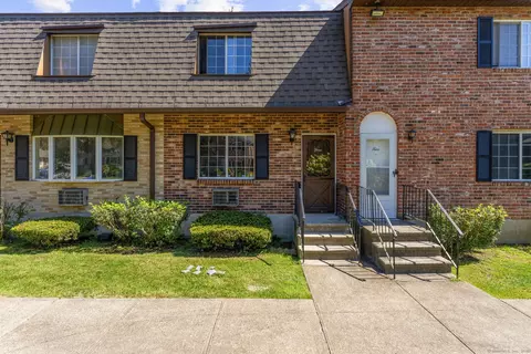 24 Sharon Rd #3, Waterbury, CT 06705