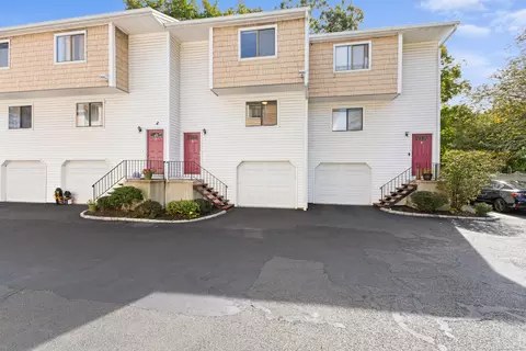 825 Hope St #8, Stamford, CT 06907
