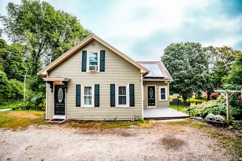 36 Water St, Plainfield, CT 06374